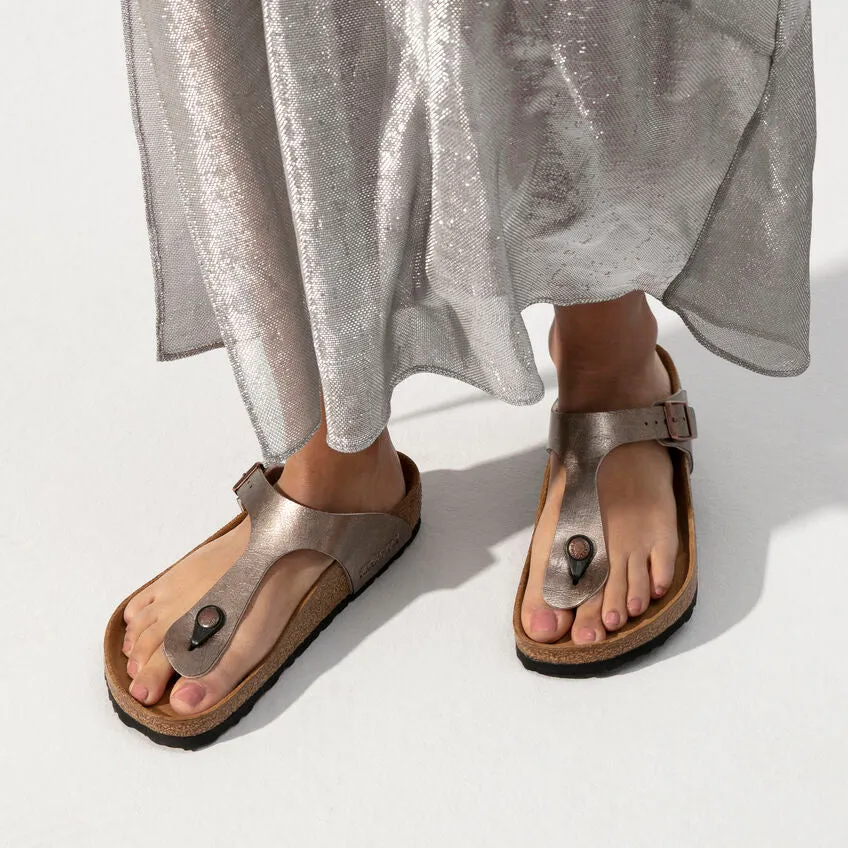 BIRKENSTOCK GIZEH REGULAR FIT IN TAUPE