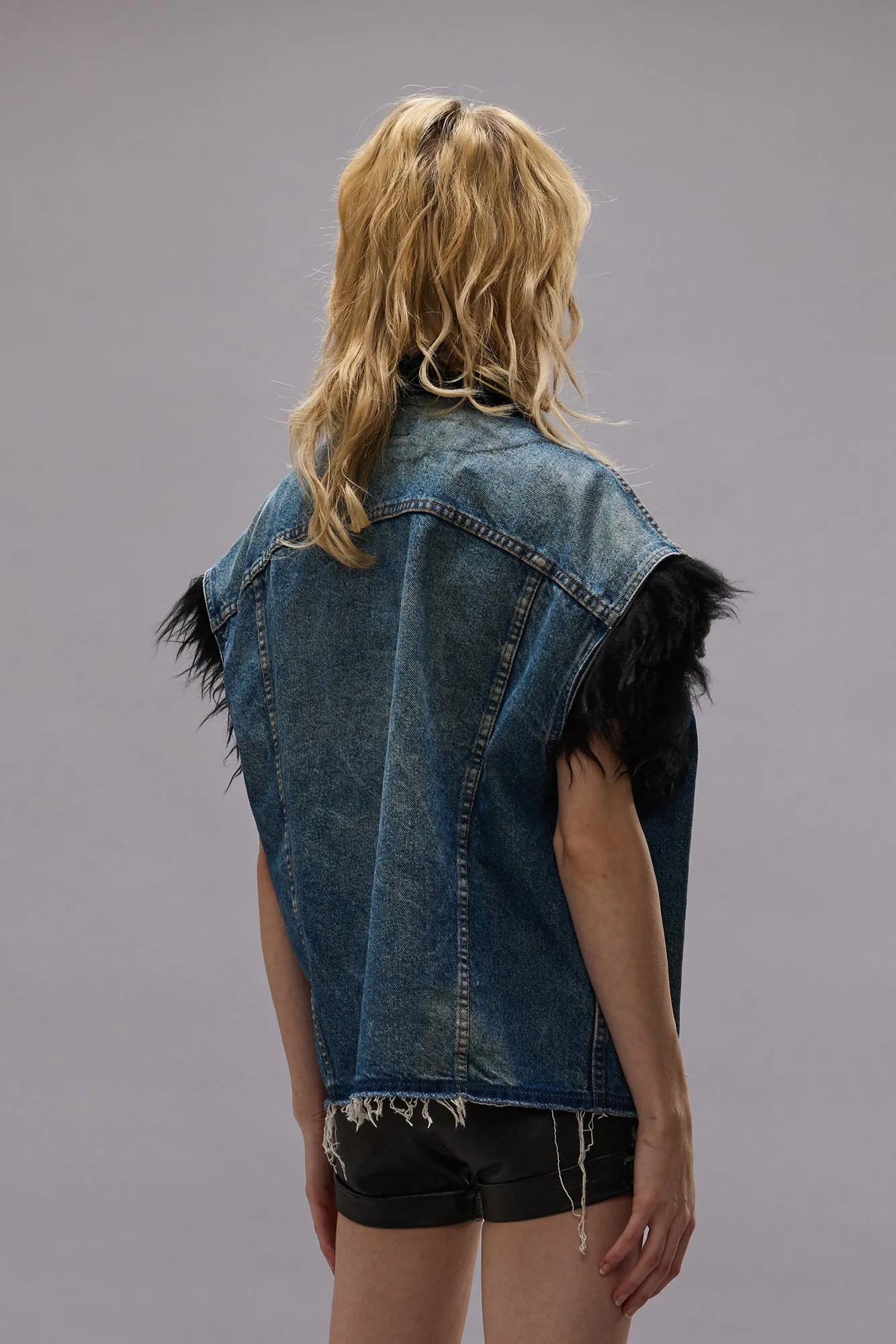 FUR TRIMMED TRUCKER VEST - STONE WASH BLUE